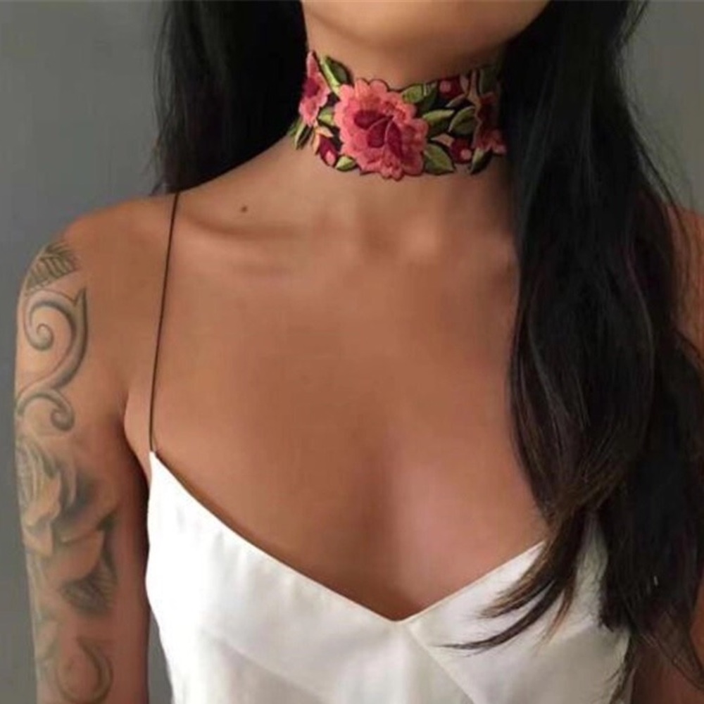 Floral Rose Choker